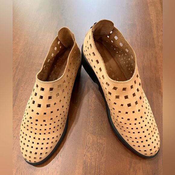 Walking Co Italy Perforated Nubuck Leather Tan Wedge Shoes Zip Back Women 10 - Picture 2 of 8